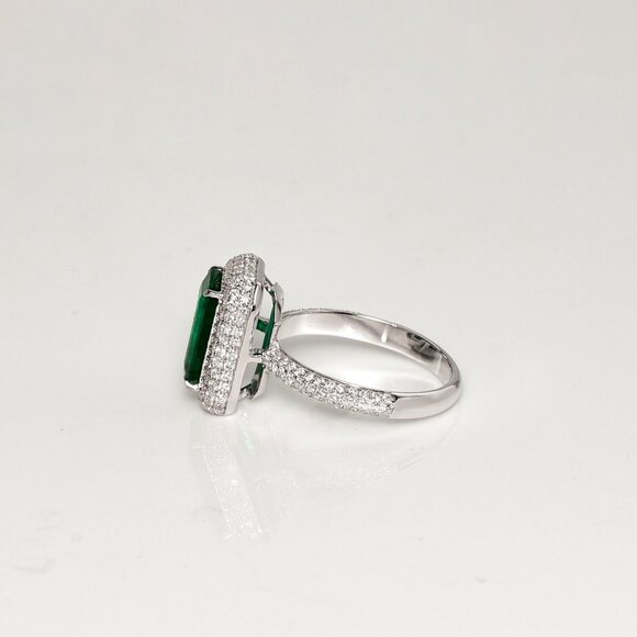 Emerald Ring - Picture 4 of 8